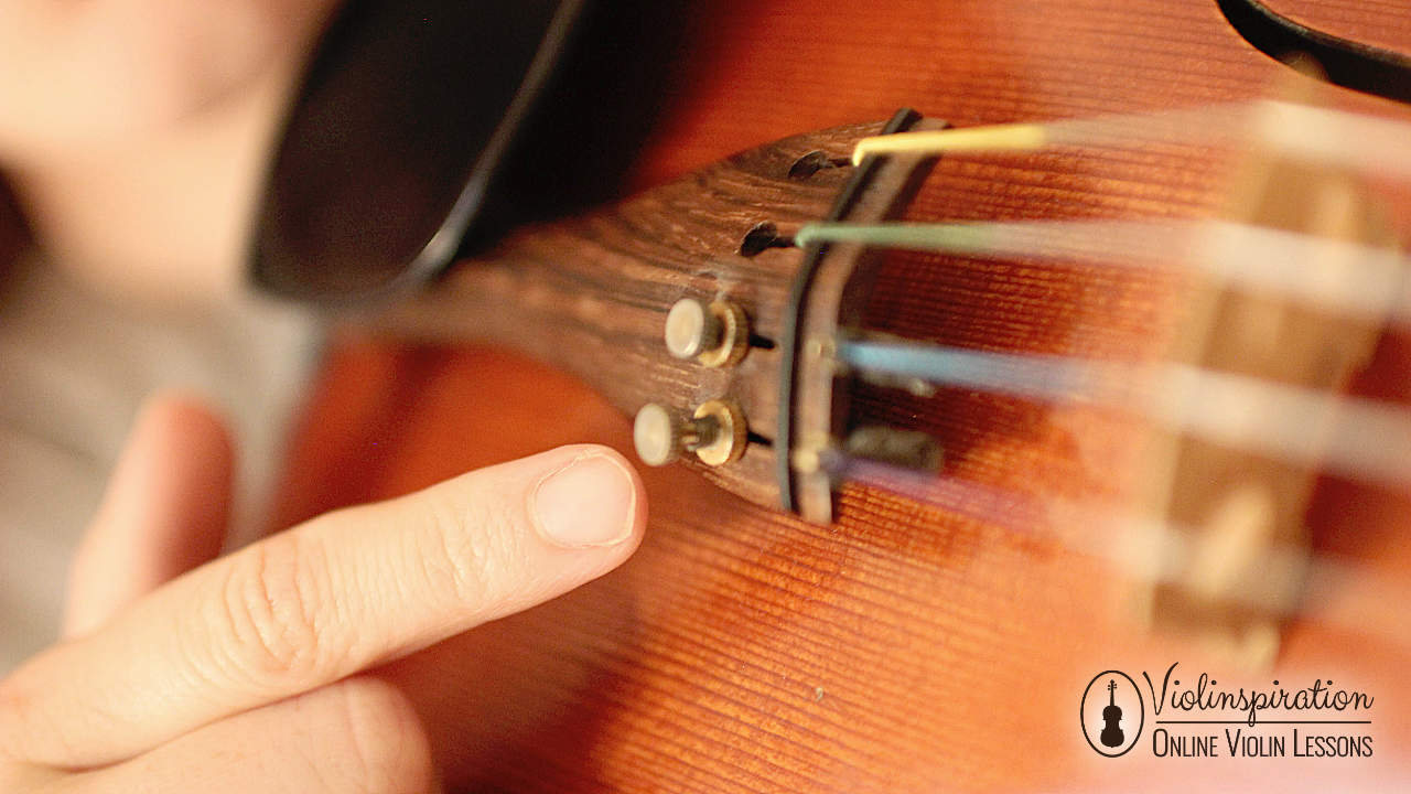 How much does the violin weigh - finger poiting fine tuners