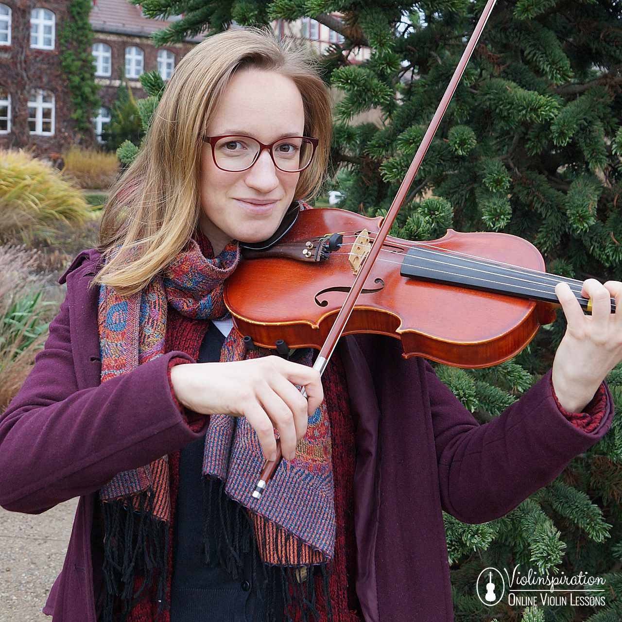Violin Christmas Music - Julia playing carols